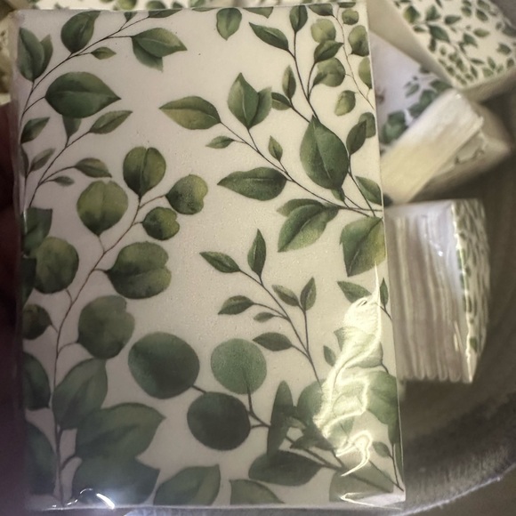 Wedding Tissue - Picture 3 of 3